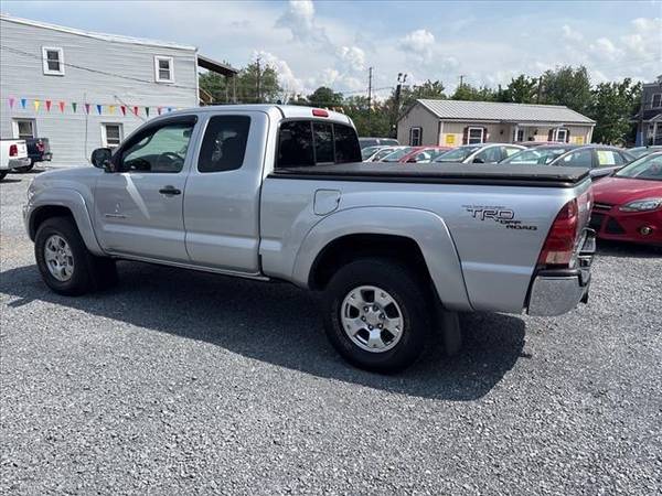 2006 Toyota Tacoma PreRunner 2wd V6 Extended Cab Pickup Truck - $8,995 (New Cumberland)63477786833025122
