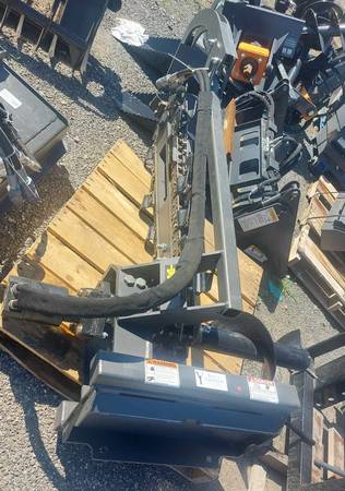 CID Dingo Trencher. Up to 36" trenching width 1