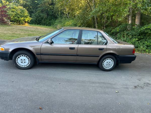 1990 Honda Accord DX 54k miles - $6,500 (Everett)63474299755137123
