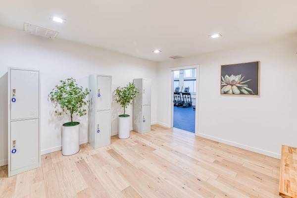 $1,479 / 1 habitación - 702 pies² - Estacionamiento cubierto, Lavadora/Secadora, 1 habitación reformado, Gestión en el lugar (Área Broadmoor)63658196564483122