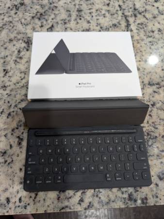 Apple Smart Keyboard for iPad 1