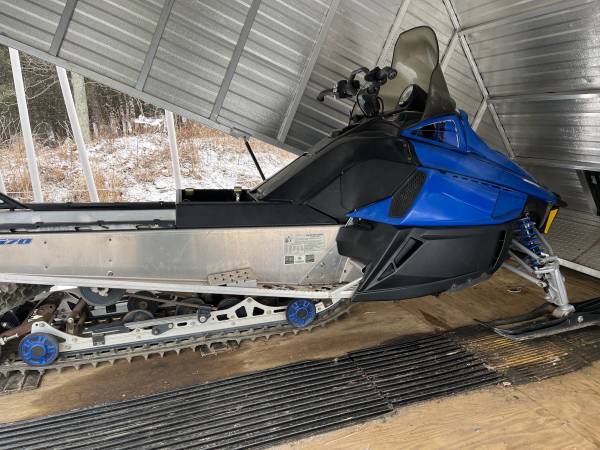 ARCTIC CAT SNOWMOBILES 1
