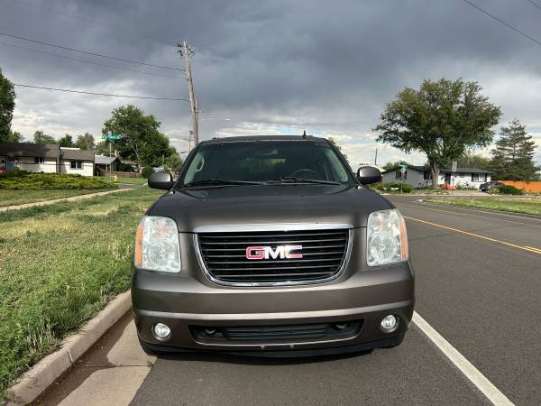 2011 GMC Yucon XL Automatic 4X4 - $6,500 (Denver)63612398576385122