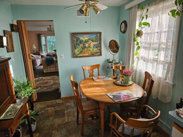 $1,250 / 2br - TWO BEDROOM 1 BATH AVAILABLE NOVEMBER 1 (Endicott)64035575778563120
