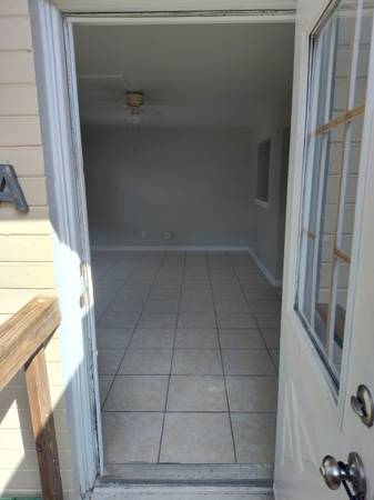 $1,400 / 1br - 600ft2 - Great location only 3 blocks from the beach! (Daytona Beach)63791574955137122