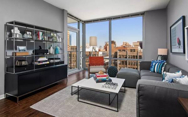 $3,111 / 2br - SOUTH LOOP 2 Bedroom ~ Indoor Pool ~ In Unit W&D ~ Balcony ~ Fitness & Garage (South Loop, Chicago)63898986605955124