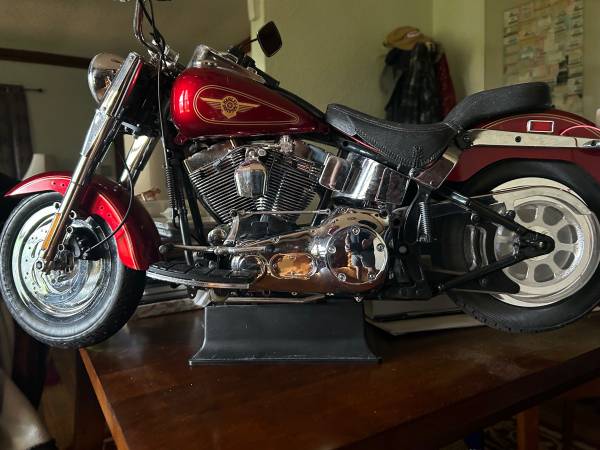 Harley Davidson Fat Boy 9.6v Radio Controlled RC Motorcycle 1