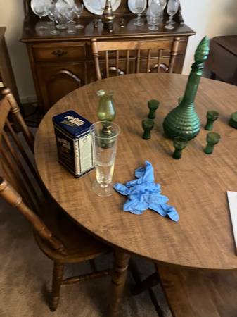 Dining room table and 6 chairs 1