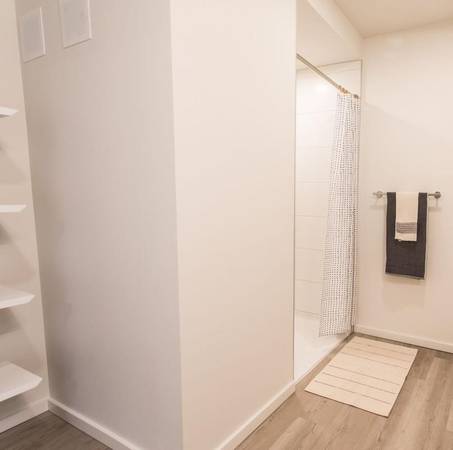 $2,200 / 1br - 894ft2 - Disponibilidad Limitada: Acogedor de 1 dormitorio con lavadora/secadora en unidad y A/C (Elliot/Boise)63672619165185124