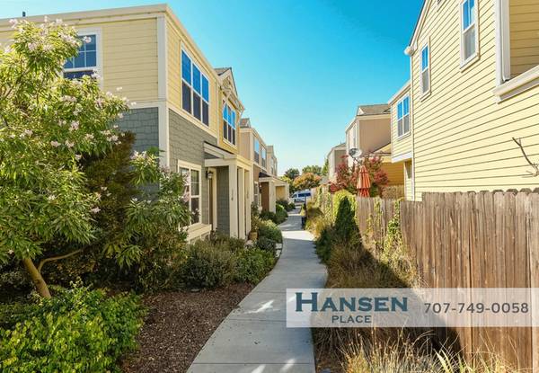 $3,595 / 3br - Apartamento espacioso de 3 habitaciones en Petaluma SF - Estufa moderna, garaje para 2 coches adjunto (Petaluma)63868037342849120