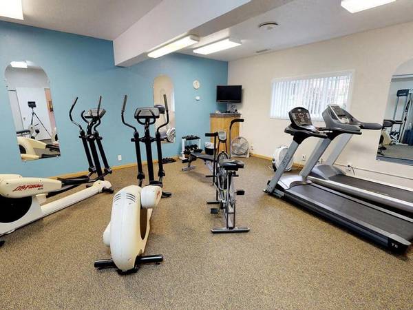 $950 / 1br - 655ft2 - Pet AND People Friendly! (3915 Winona Way, Sioux City, IA)63849487751811124