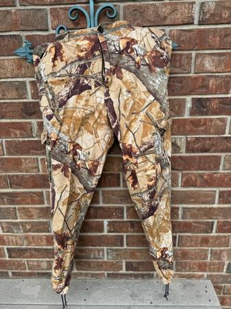 2 pair Mens medium Fall camo pants 1