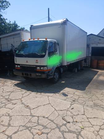 2004 Mitsubishi FH - Photo 6
