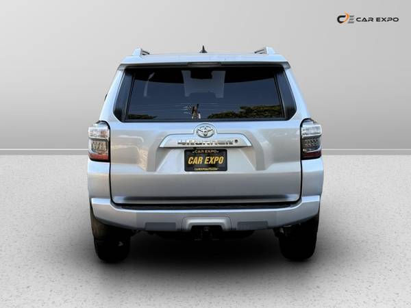 2017 Toyota 4Runner SR5 Utilitario deportivo 4D SUV Plata metálica clásica - $24,998 (LLAME AL 510-455-2586 PARA DISPONIBILIDAD)63613186457985124
