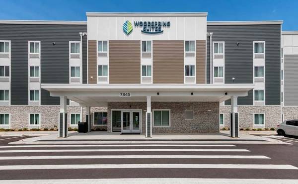 Monthly Special - Check In Today - No Lease, No Deposit, No Worries! 1