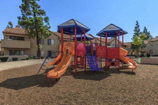$2,660 / 2br - 997ft2 - Located in Santa Clarita, High Speed Internet, 2 BD (Santa Clarita-Newhall)63953075019778124