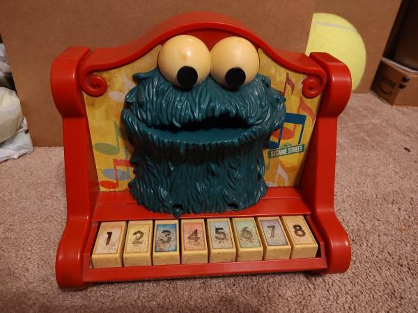 1976 Cookie Monster Piano 1