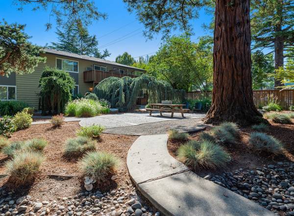 $1,595 / 2br - $500 SAVINGS! 2B & Lots to Do | Parking, Numerous Nearby Parks (Beaverton)63956354393603123