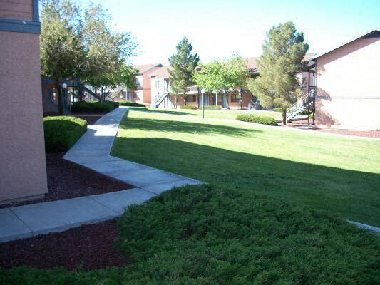 $1,334 / 2br - 701ft2 - Bathroom Vanity, Electric Oven & Stove, Garbage Disposal, Pool (Kingman near Beale Street)63667278444163121