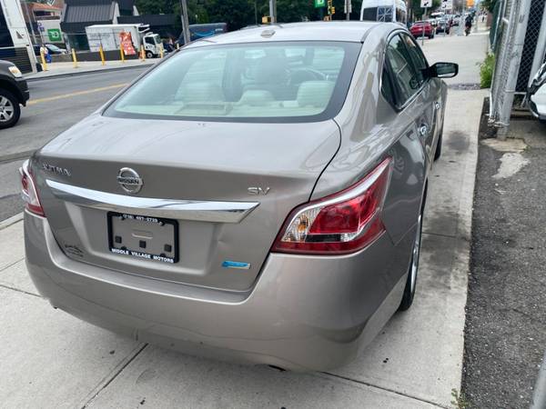 Echa un vistazo a este 2013 Nissan Altima-queens - $7,495 (Middle Village)63654715426563123