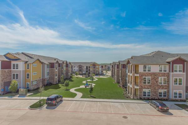 $999 / 2br - 843ft2 - Austin TX, 2/bd 2/ba, Ceiling Fans (6625 McKinney Falls Pkwy, Austin, TX)63922560641283122