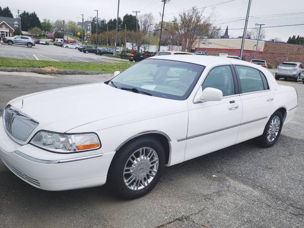 2004 Lincoln Town Car Ultimate Edition **New Michelin Tires!** 1
