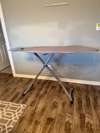 Jumbo Deluxe Ironing Board 1