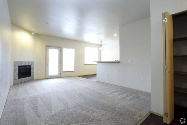 $1,925 / 2br - 1058ft2 - Settle in, Spread Out: Find Your Happy Place! (Puyallup - South Hill)63884778317185120