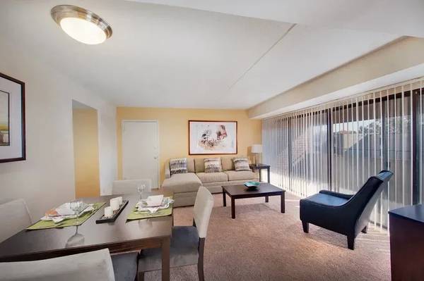 $1,950 / 4 habitaciones - 1082 pies² - Nueva lavandería, piso vinílico, área de juegos (6936 Walker Mill Rd, Capitol Heights, MD)63882462266371123
