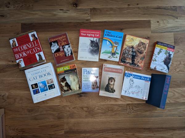 Lot of 12 Cat books. Cornell, Cat Fanciers, Homeopathic, Older cat, ag 1