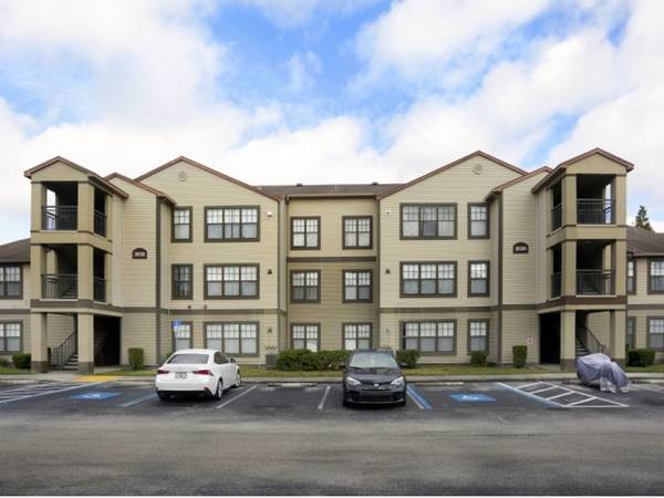 $1,515 / 3br - 1137ft2 - 3/bd 2/ba, Washer/Dryer, Community Pool (1911 Brandon Crossing Cir, Brandon, FL)63976135422979120