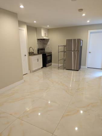 Metrotown private rooms 1