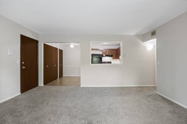 $839 / 2br - 815ft2 - Look no further, welcome HOME! (Toledo)63836553155075122