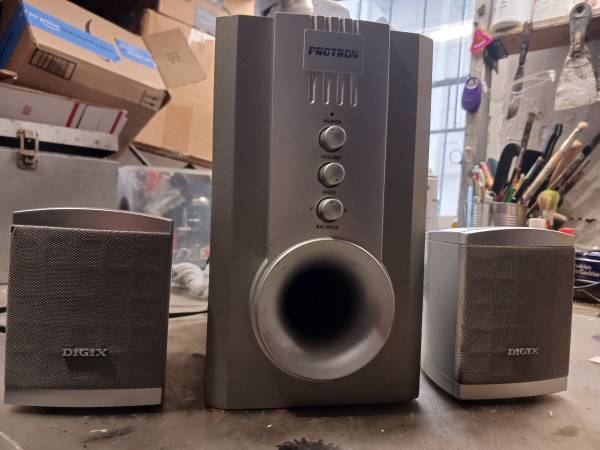 Audio System with Subwoofer - $35 (11224)63471376085379120