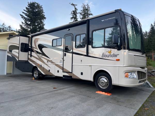 Immaculate 29k 2008 Fleetwood BOUNDER 32W 1