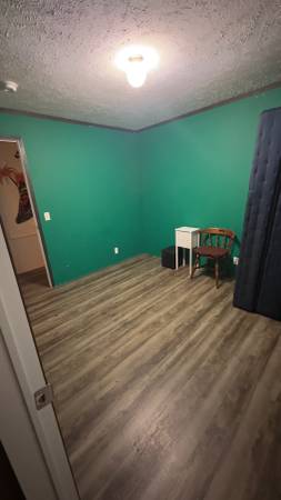 $800 / 1br - 106ft2 - Alquiler de habitación Connelly Ny (Connelly)64035737583105120