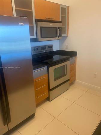 $2,554 / 1br - 791ft2 - Charming 1bd Apartment in Opera Tower, Miami (Miami)64049454980097124