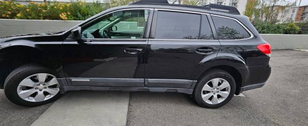 2012 Subaru outback, AWD, automatic, 129k.miles - $6,200 (West LA)63436936188547122