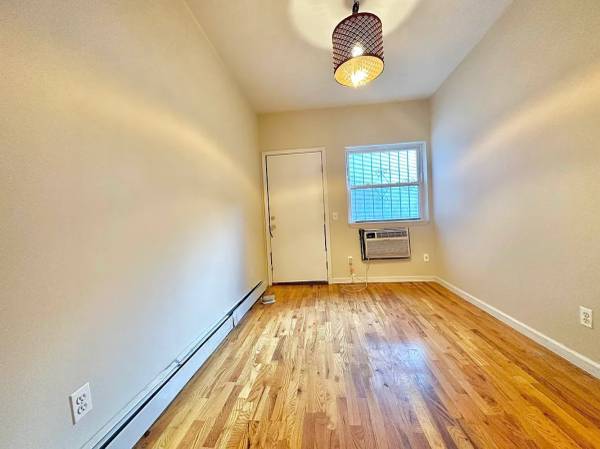 $4,800 / 4br - Spacious 4 Bedroom, 2.5 Bath Duplex with Laundry in Unit and Private Backyard (Ocean Hill)63809066698371124