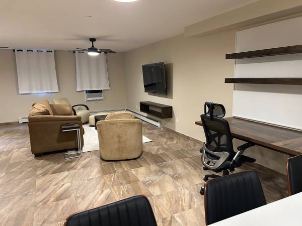 $1,900 / 1100ft2 - FULLY FURNISHED LARGE STUDIO APT with ALL UTILITIES INCLUDED (Ozone Park)63788408574211123