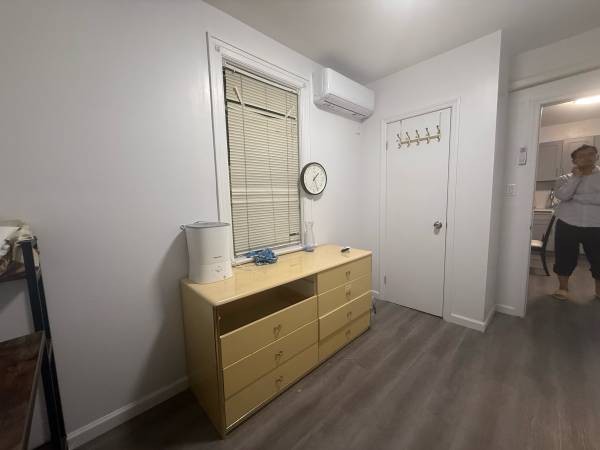 $1,800 / 2br - 500ft2 - Wow! 2 br apt w/ALL UTILITIES incl. in Morris Park! (Bronx)63854193813889123
