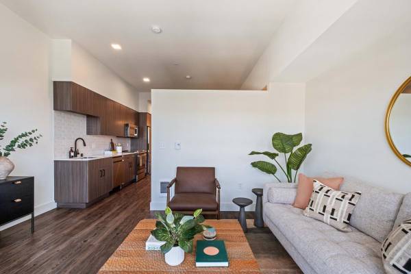 $2,130 / 1br - 656ft2 - 1-bedroom With Modern Finishes - Schedule a Tour Today! (Lynnwood)63884890536577121