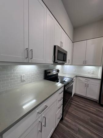 $1,366 / 1br - 819ft2 - *10 Weeks Free!* Beautiful Luxury Apartment Downtown! ~ Available Now! (Downtown ~ Nine Mile ~ Sloans Lake ~ LoHi ~ RiNo ~ MSU)63666650319745124