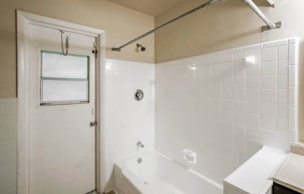 $2,235 / 3br - 1547ft2 - W/D Hookups (Hollywood)63906442232578122