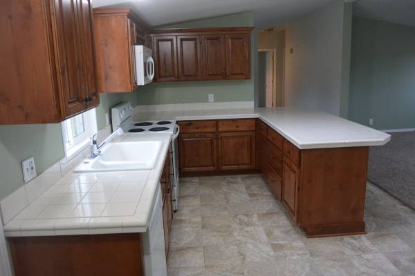 $2,095 / 4br - 1652ft2 - Spacious Battle Ground Manufactured Home for Rent (10409 NE 311th Cir)63820848671619124