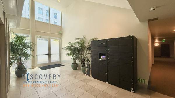 $2,895 / 2br - 1100ft2 - Large Downtown Oakland Two Bedroom Condominium at The Jade (oakland downtown)63785453122945123