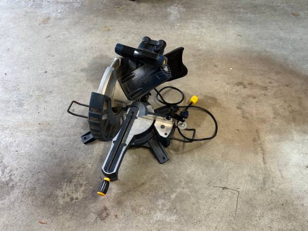 12" Compound Mitre Saw 1