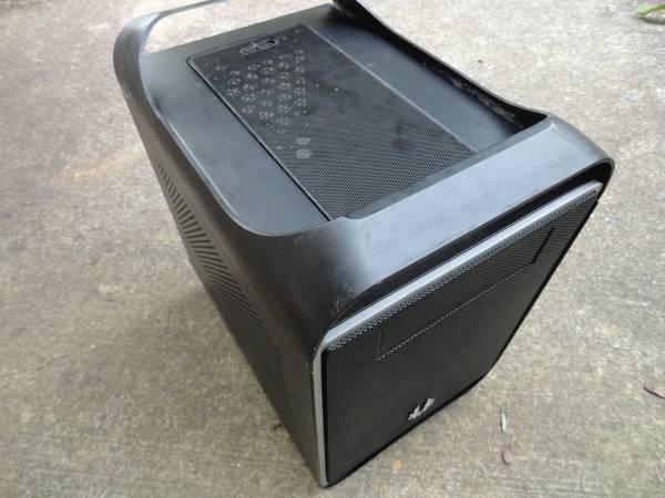 BitFenix Prodigy M 2022 mATX/Mini-ITX Gaming PC Case 1