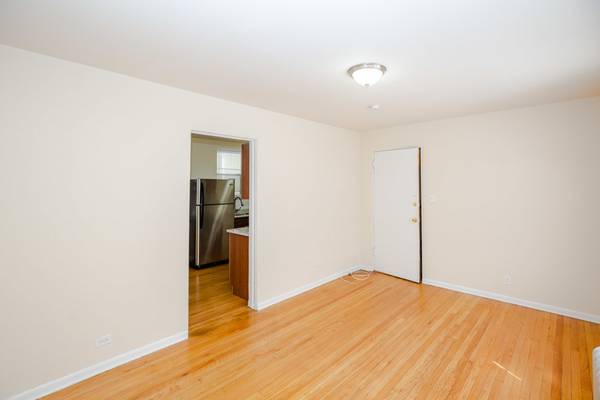 $775 🏡 Great Cicero Studio with Free Heat! 5011 W Cermak 💰 $775/Month (Cicero)63959741970307122