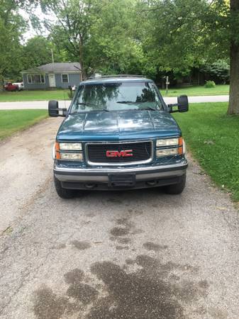 1993 Yukon 2 puertas $2000 firme - $2,000 (Ross)63618761691523120